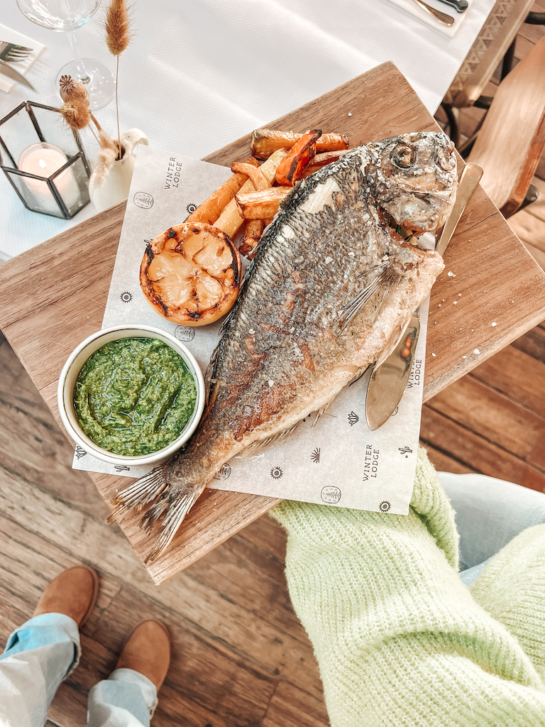 zeebaars, branding beachclub, vis, restaurant, diner